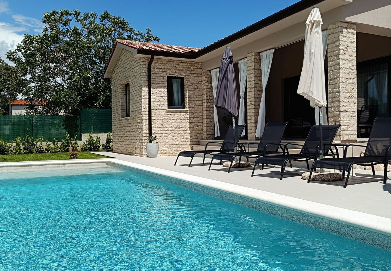 Villa in Kapelica - Villa Animo for 8 people near Labin - Rabac with private pool, children playground & beautiful garden