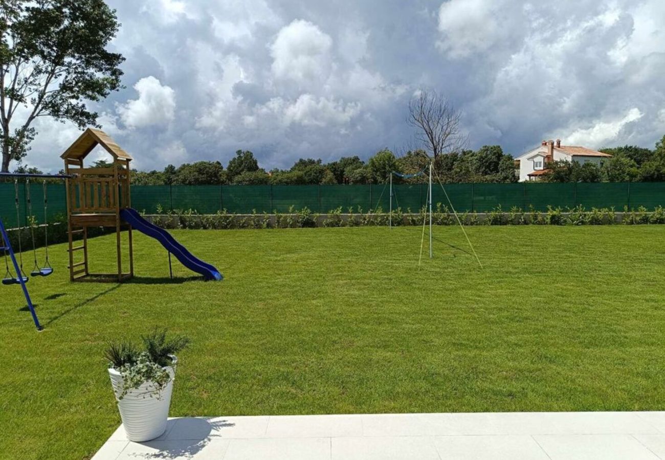 Villa in Kapelica - Villa Animo for 8 people near Labin - Rabac with private pool, children playground & beautiful garden