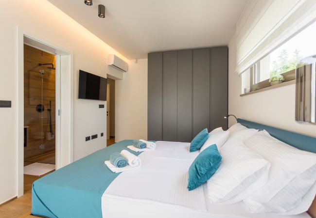 Villa in Banjole - Villa One Way for 8 people near Medulin with heated pool, kids playground & only 200 m from the beach Villa in Banjole - Villa One Way for 8 people near Medulin with heated pool, kids playground & only 200 m from the beach