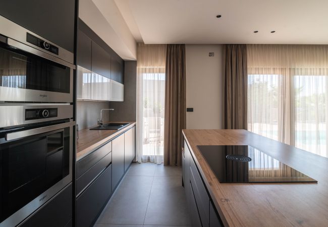 Villa in Banjole - Villa One Way for 8 people near Medulin with heated pool, kids playground & only 200 m from the beach Villa in Banjole - Villa One Way for 8 people near Medulin with heated pool, kids playground & only 200 m from the beach