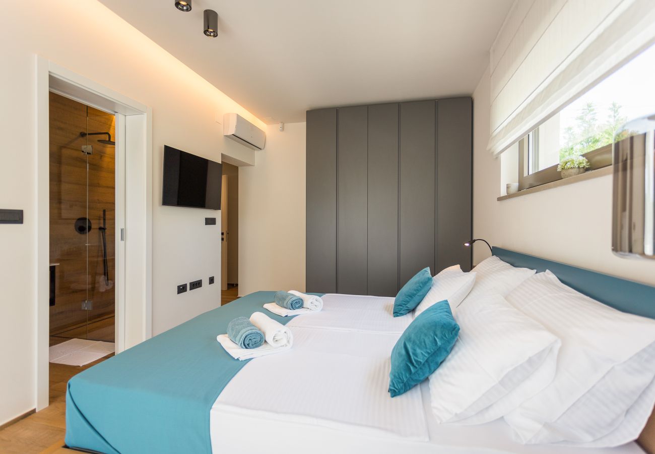 Villa in Banjole - Villa One Way for 8 people near Medulin with heated pool, kids playground & only 200 m from the beach