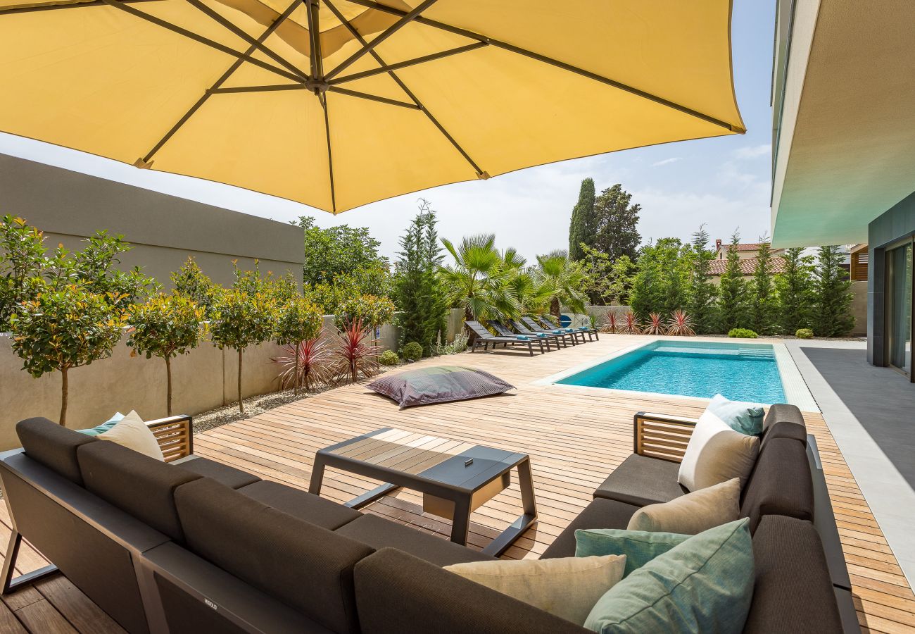 Villa in Banjole - Villa One Way for 8 people near Medulin with heated pool, kids playground & only 200 m from the beach