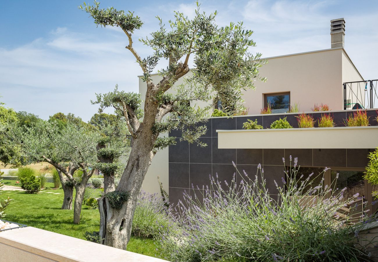 Villa in Banjole - Villa One Way for 8 people near Medulin with heated pool, kids playground & only 200 m from the beach