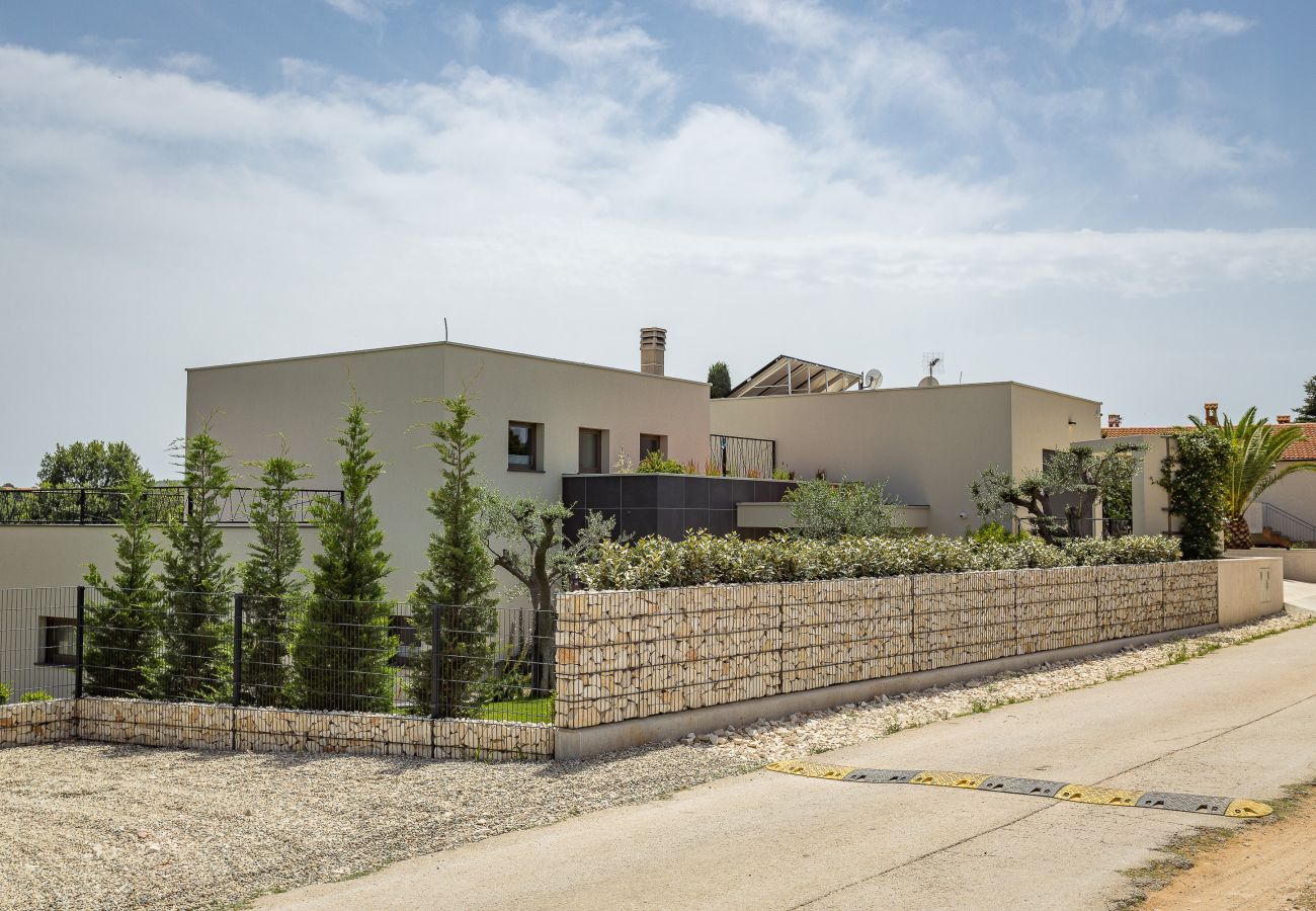 Villa in Banjole - Villa One Way for 8 people near Medulin with heated pool, kids playground & only 200 m from the beach