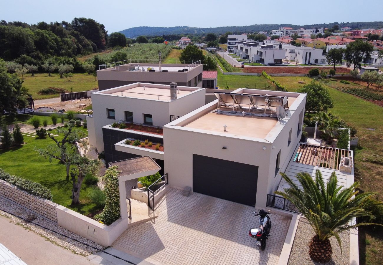 Villa in Banjole - Villa One Way for 8 people near Medulin with heated pool, kids playground & only 200 m from the beach