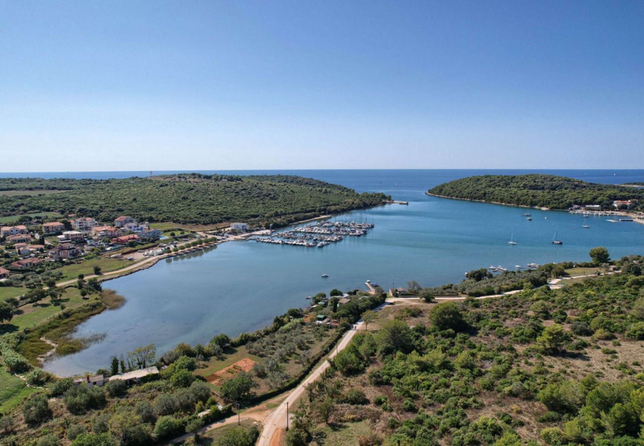 Villa in Banjole - Villa One Way for 8 people near Medulin with heated pool, kids playground & only 200 m from the beach