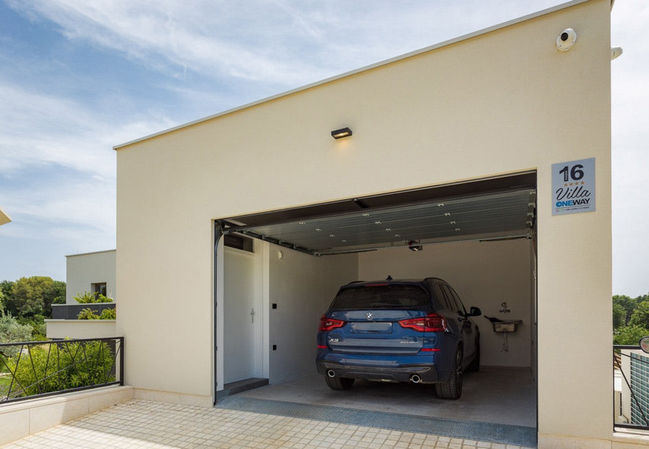 Villa in Banjole - Villa One Way for 8 people near Medulin with heated pool, kids playground & only 200 m from the beach