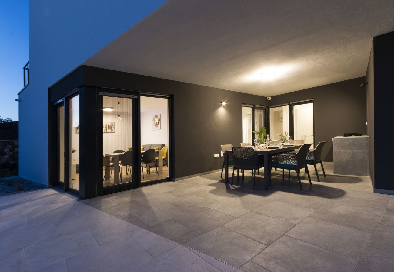 Villa in Pula - Villa Moderna near Pula for 8 people with 32 m2 private pool 