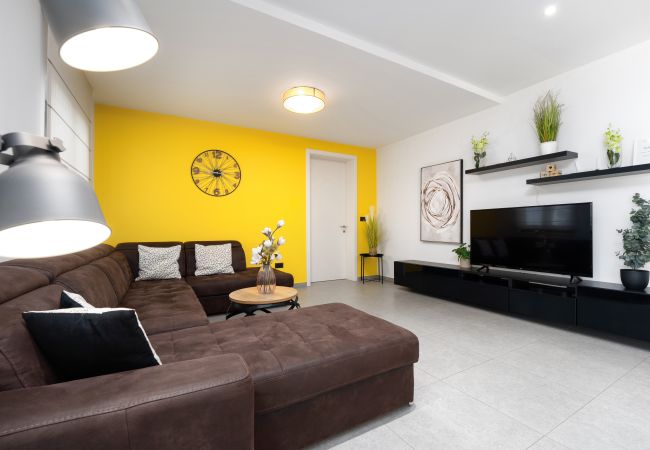 Villa in Varvari - Villa Anni for 10 people in Porec with heated pool, sea view & kids room and playground Villa in Varvari - Villa Anni for 10 people in Porec with heated pool, sea view & kids room and playground