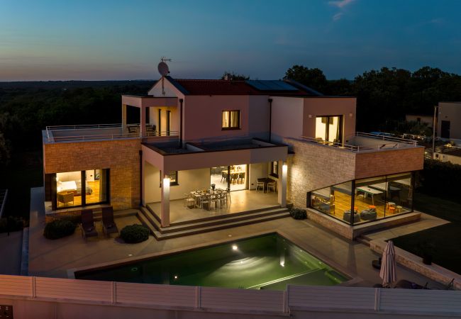 Villa in Varvari - Villa Anni for 10 people in Porec with heated pool, sea view & kids room and playground Villa in Varvari - Villa Anni for 10 people in Porec with heated pool, sea view & kids room and playground