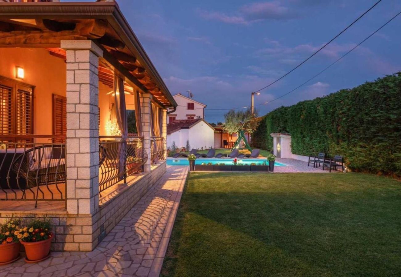 Villa in Porec - Villa Mia & Iva for 6+2 people near Poreč with private pool & kids playground - pet friendly