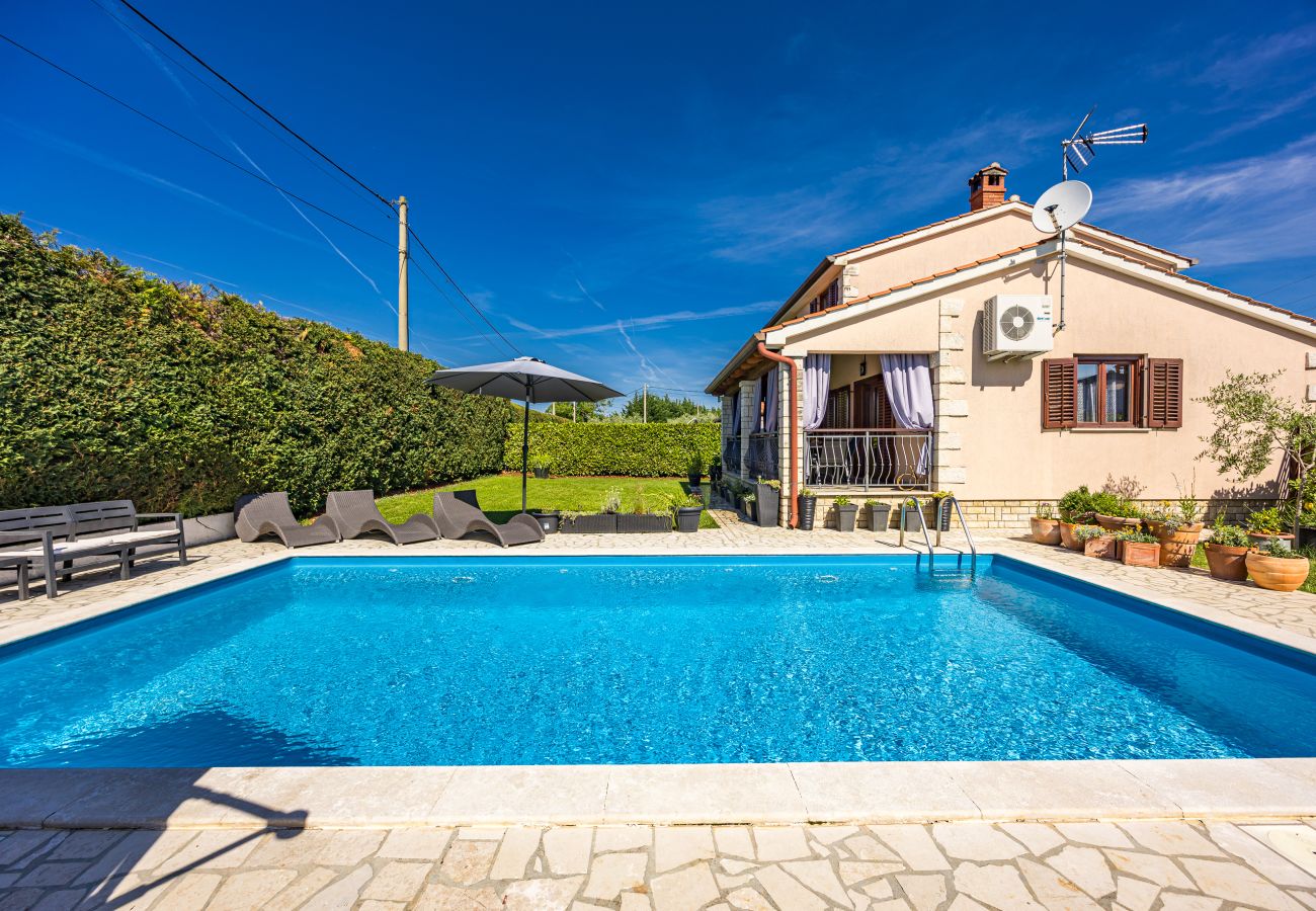 Villa in Porec - Villa Mia & Iva for 6+2 people near Poreč with private pool & kids playground - pet friendly