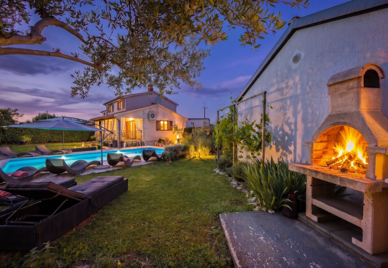 Villa in Porec - Villa Mia & Iva for 6+2 people near Poreč with private pool & kids playground - pet friendly