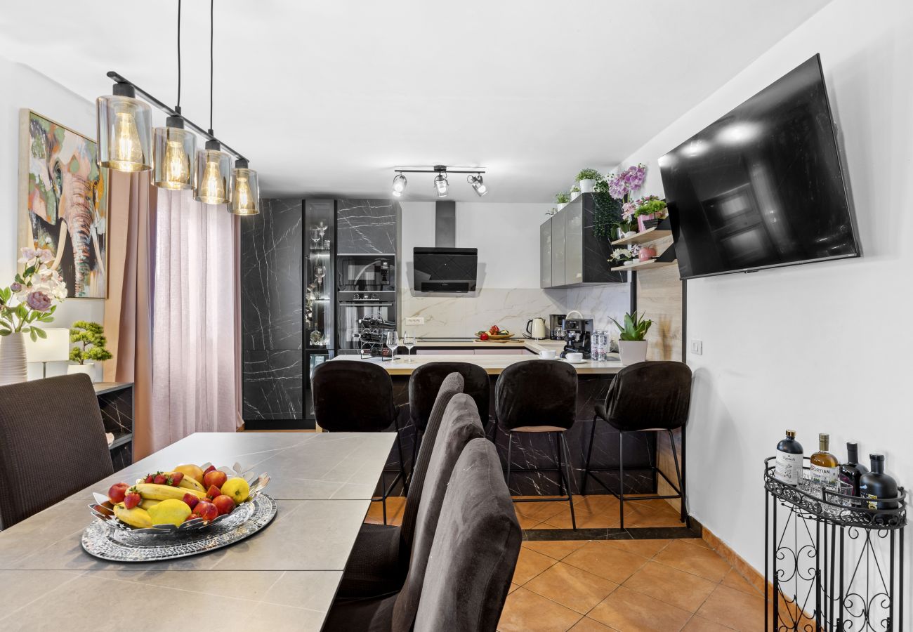 Villa in Porec - Villa Mia & Iva for 6+2 people near Poreč with private pool & kids playground - pet friendly