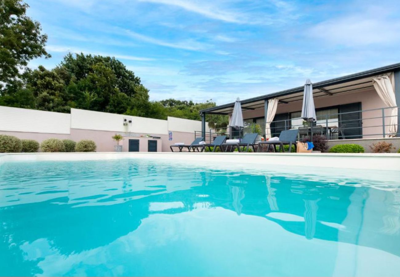 Villa in Rovinj - Villa Jolanda for 4 people near Rovinj with kids playground & large garden - only 850 m from beach