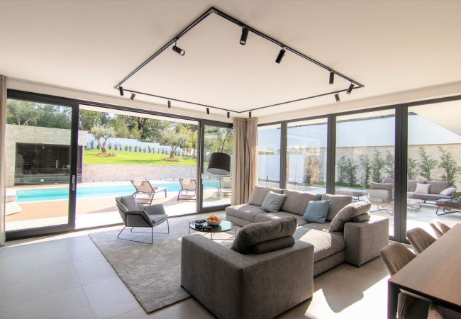Villa in Rovinjsko Selo - Villa #1 for 8 people near Rovinj with 50 m2 private pool, sauna & pet friendly Villa in Rovinjsko Selo - Villa #1 for 8 people near Rovinj with 50 m2 private pool, sauna & pet friendly