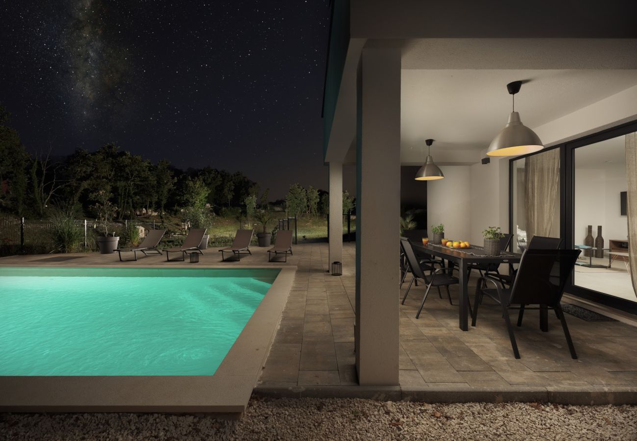 Villa in Divšici - Villa San Polo Max in Central Istria up to 8 people with heated pool & pet friendly
