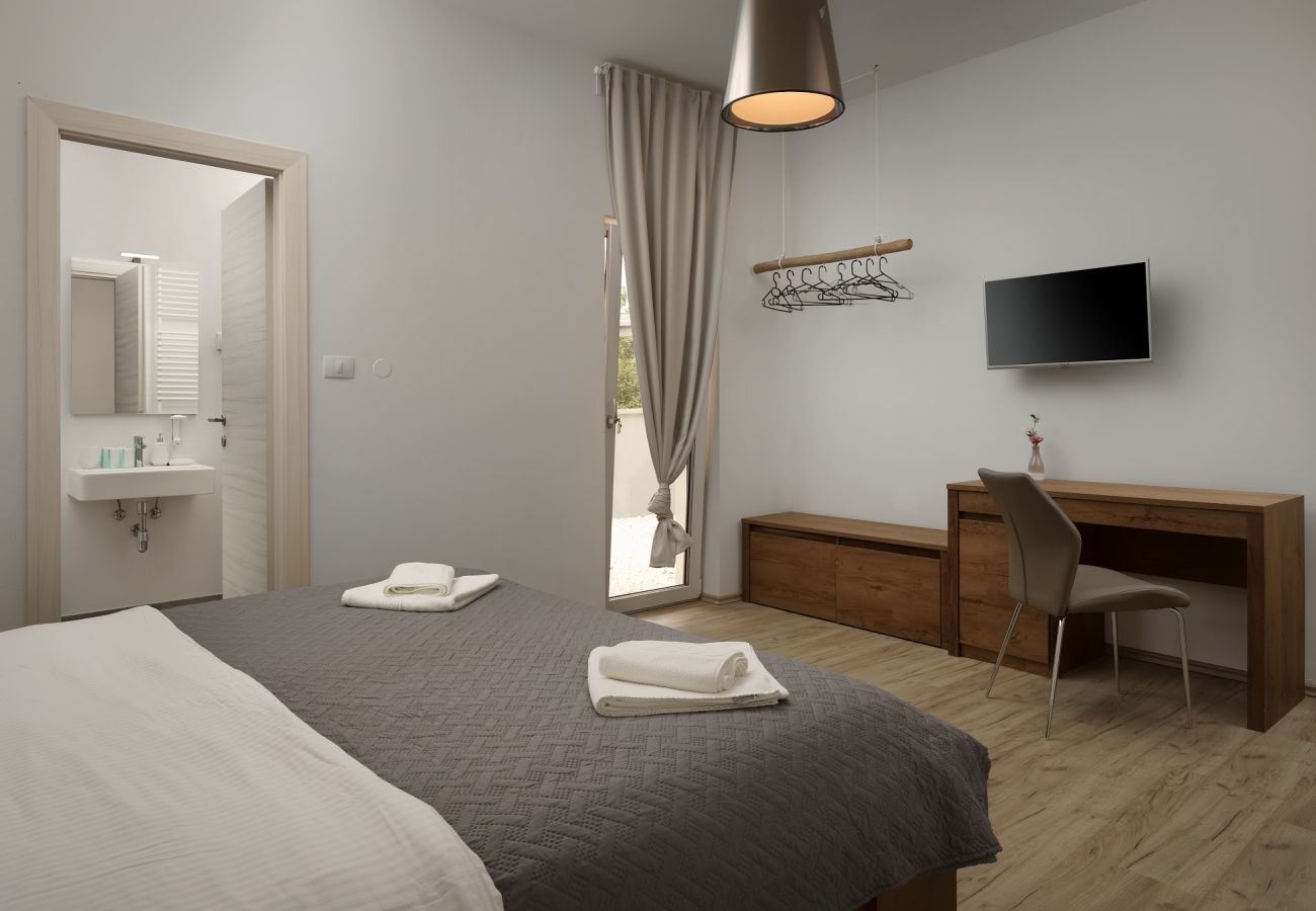 Villa in Divšici - Villa San Polo Max in Central Istria up to 8 people with heated pool & pet friendly