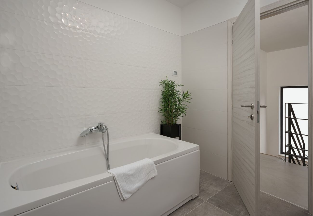 Villa in Divšici - Villa San Polo Max in Central Istria up to 8 people with heated pool & pet friendly