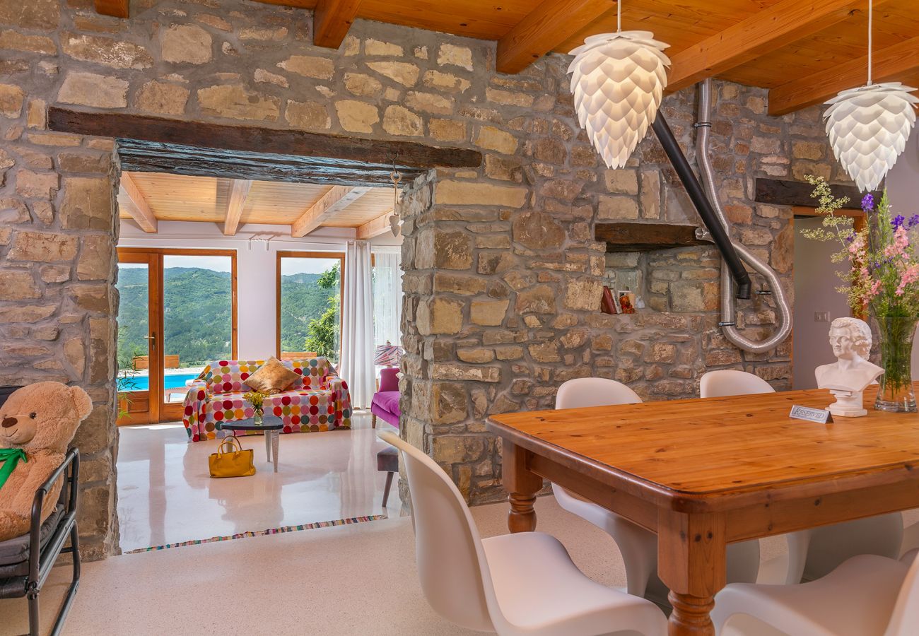 Villa in Krbune - Villa Sussini in Central Istria for 8 people with jacuzzi & pet friendly