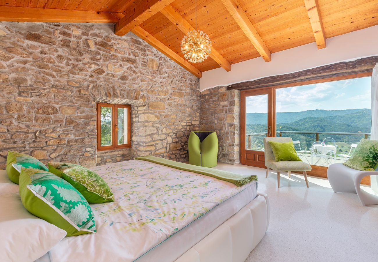 Villa in Krbune - Villa Sussini in Central Istria for 8 people with jacuzzi & pet friendly