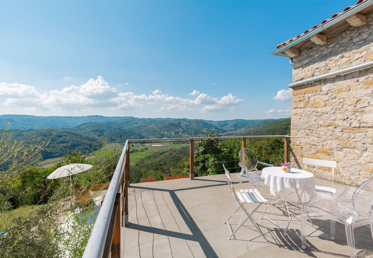 Villa in Krbune - Villa Sussini in Central Istria for 8 people with jacuzzi & pet friendly