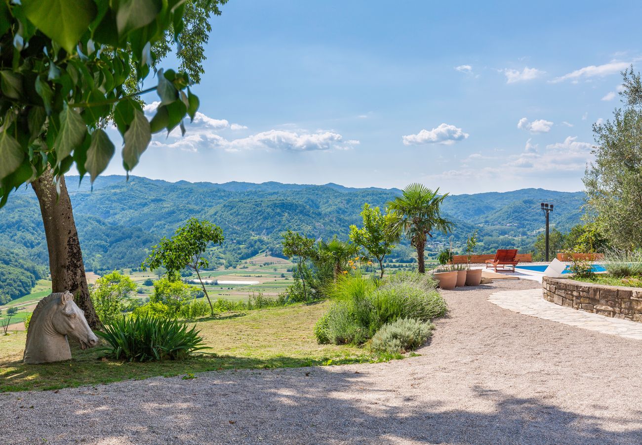 Villa in Krbune - Villa Sussini in Central Istria for 8 people with jacuzzi & pet friendly