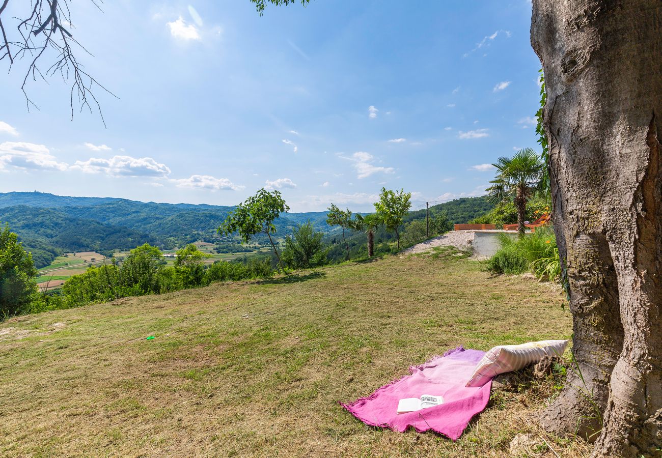 Villa in Krbune - Villa Sussini in Central Istria for 8 people with jacuzzi & pet friendly