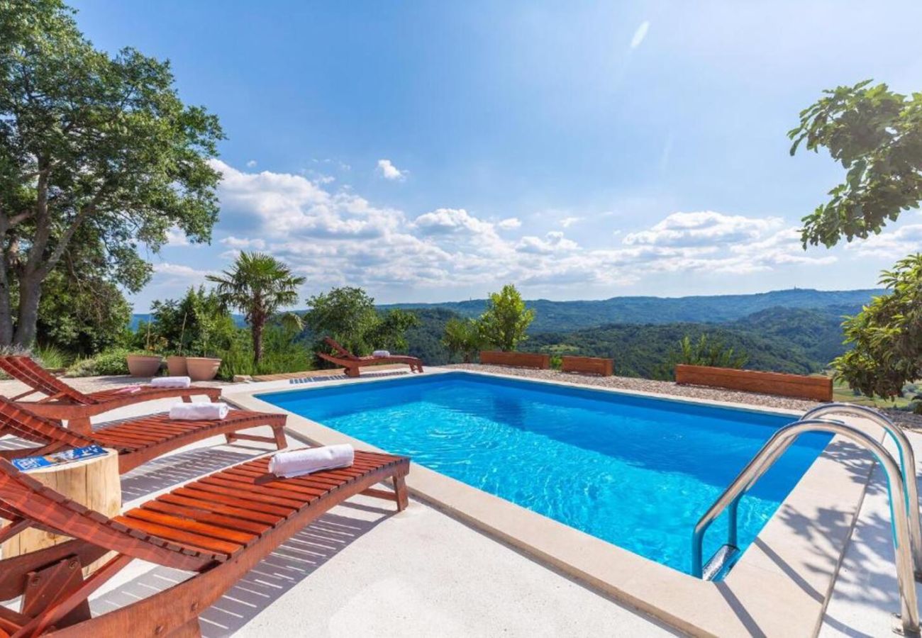 Villa in Krbune - Villa Sussini in Central Istria for 8 people with jacuzzi & pet friendly