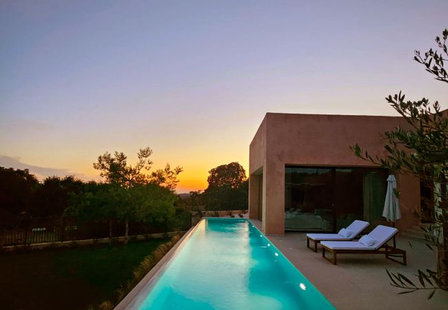 Villa in Žuntici - Villa Arcobaleno for 10 people near Rovinj with 56 m2 heated infinity pool  Villa in Žuntici - Villa Arcobaleno for 10 people near Rovinj with 56 m2 heated infinity pool