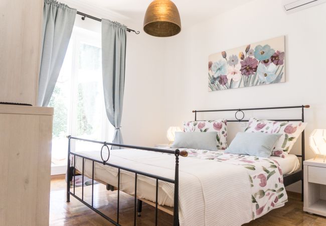 Villa in Smoljanci - Villa Histria Relax for 8 people in Central Istria with sea view and children playground Villa in Smoljanci - Villa Histria Relax for 8 people in Central Istria with sea view and children playground