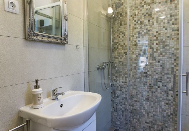 Villa in Smoljanci - Villa Histria Relax for 8 people in Central Istria with sea view and children playground Villa in Smoljanci - Villa Histria Relax for 8 people in Central Istria with sea view and children playground