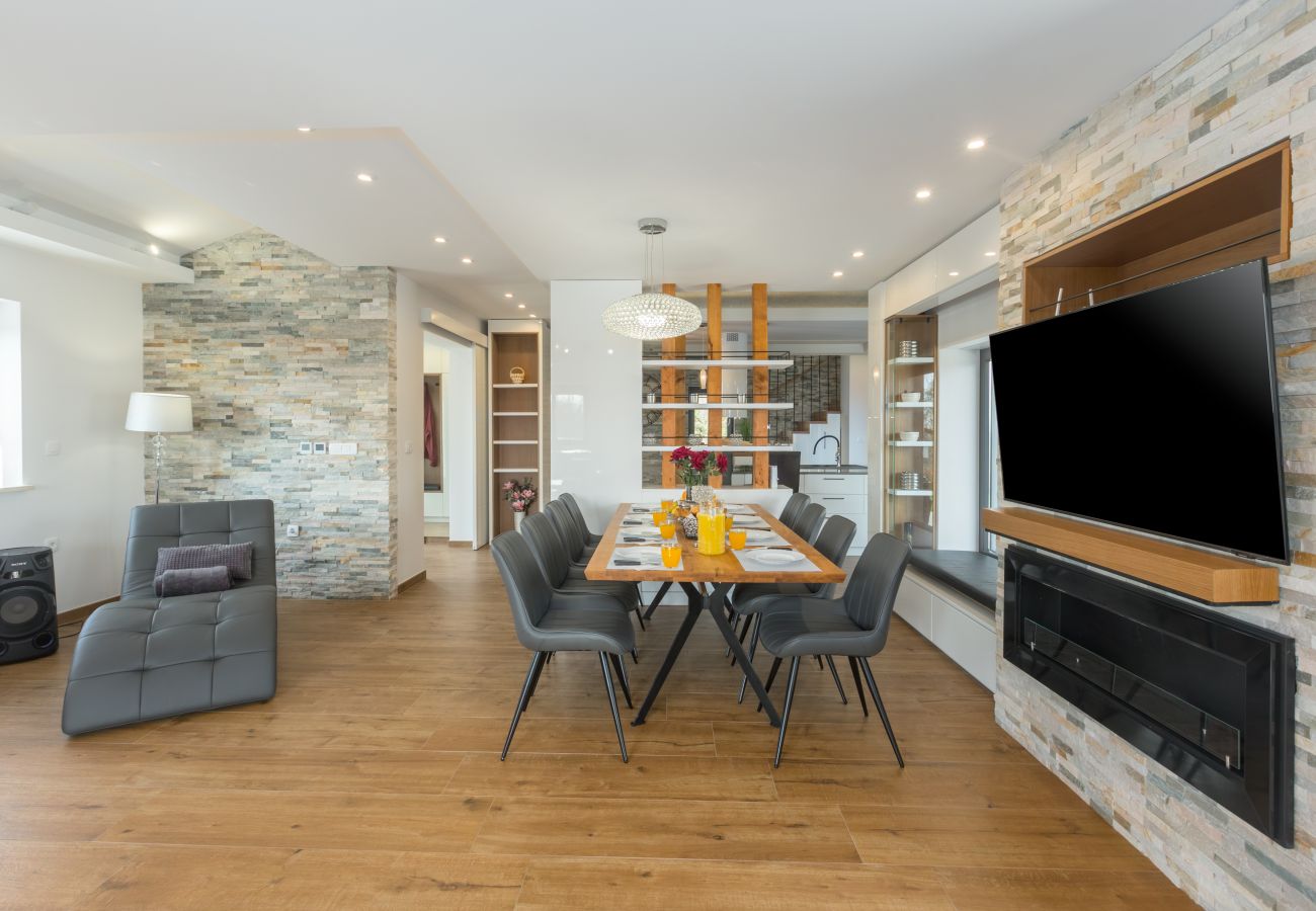 Villa in Pinežici - Villa Harmony for 8 people in Central Istria with 50 m2 private pool and sea view