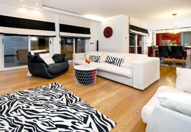 Villa in Rovinjsko Selo - Villa Sky near Rovinj for 10 people with private heated pool & children playground Villa in Rovinjsko Selo - Villa Sky near Rovinj for 10 people with private heated pool & children playground