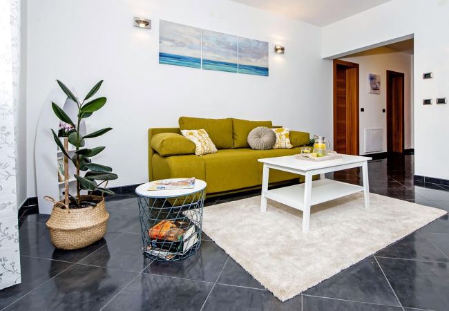 Villa in Rovinjsko Selo - Villa Sky near Rovinj for 10 people with private heated pool & children playground Villa in Rovinjsko Selo - Villa Sky near Rovinj for 10 people with private heated pool & children playground