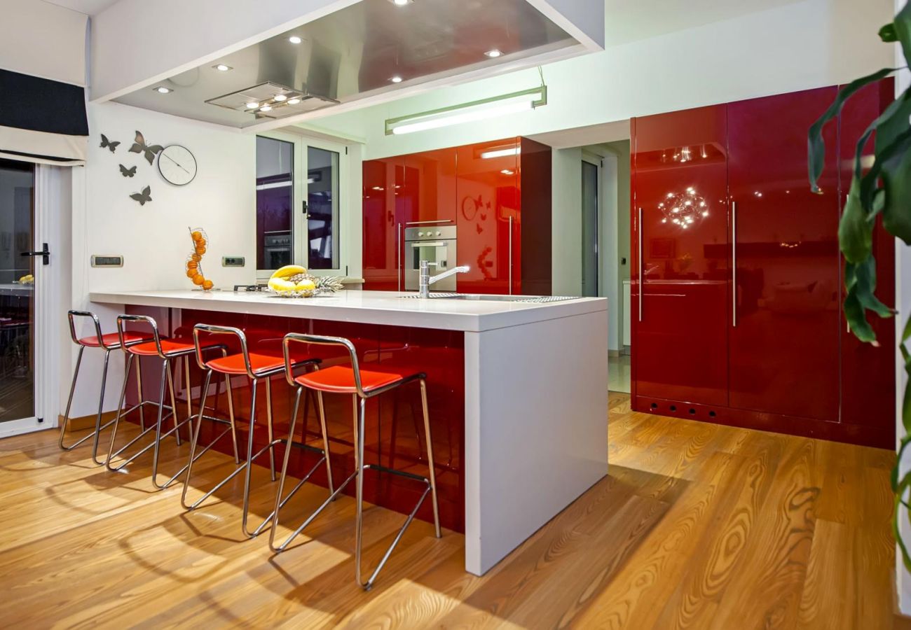 Villa in Rovinjsko Selo - Villa Sky near Rovinj for 10 people with private heated pool & children playground