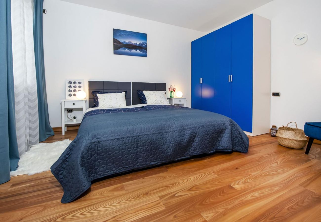 Villa in Rovinjsko Selo - Villa Sky near Rovinj for 10 people with private heated pool & children playground
