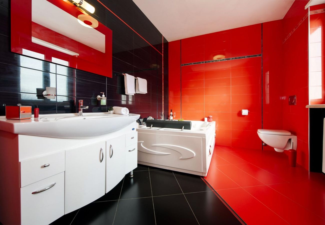 Villa in Rovinjsko Selo - Villa Sky near Rovinj for 10 people with private heated pool & children playground