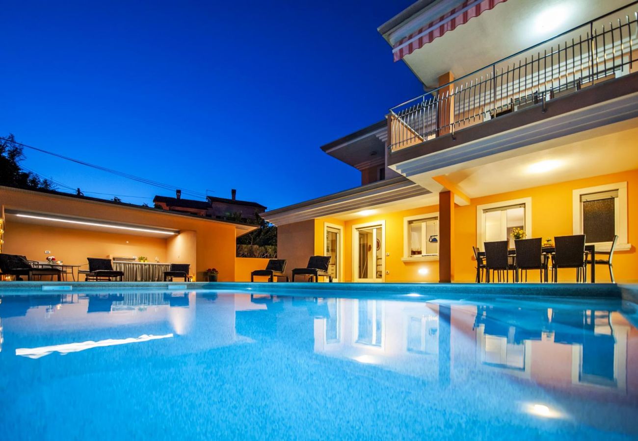 Villa in Rovinjsko Selo - Villa Sky near Rovinj for 10 people with private heated pool & children playground