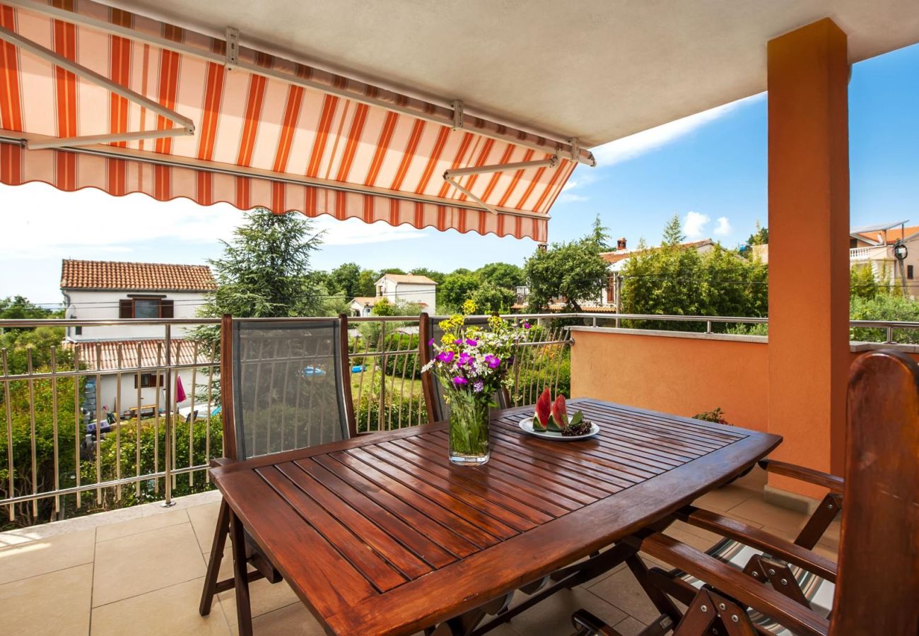 Villa in Rovinjsko Selo - Villa Sky near Rovinj for 10 people with private heated pool & children playground