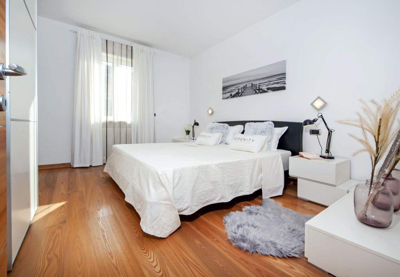 Villa in Rovinjsko Selo - Villa Sky near Rovinj for 10 people with private heated pool & children playground