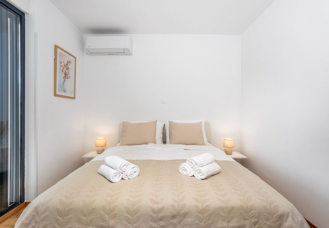 Villa in Malinska - Villa Larus on Island Krk for 6 people with sea view & only 500 m from the sea Villa in Malinska - Villa Larus on Island Krk for 6 people with sea view & only 500 m from the sea