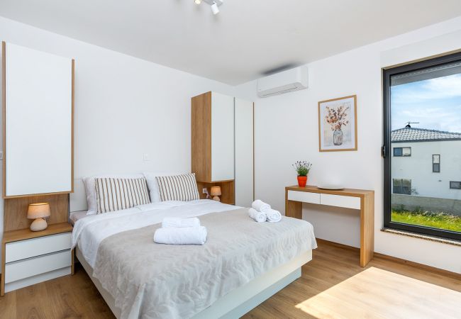 Villa in Malinska - Villa Larus on Island Krk for 6 people with sea view & only 500 m from the sea Villa in Malinska - Villa Larus on Island Krk for 6 people with sea view & only 500 m from the sea
