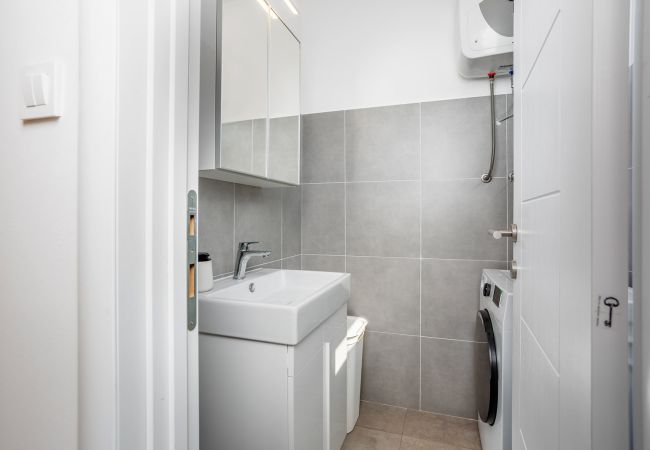 Villa in Malinska - Villa Larus on Island Krk for 6 people with sea view & only 500 m from the sea Villa in Malinska - Villa Larus on Island Krk for 6 people with sea view & only 500 m from the sea
