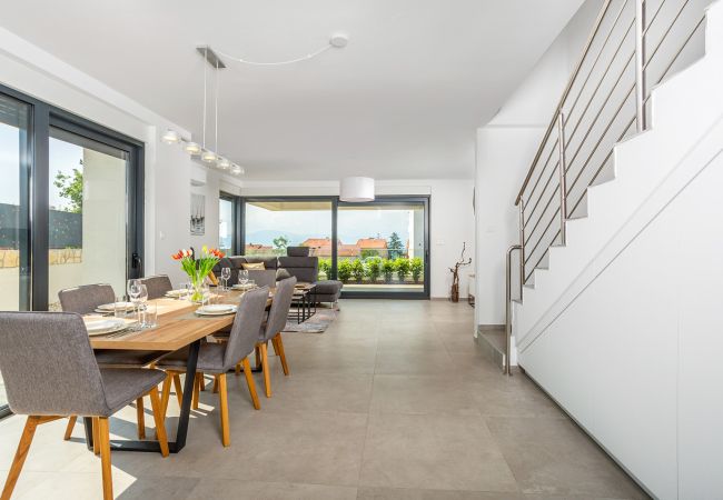 Villa in Malinska - Villa Larus on Island Krk for 6 people with sea view & only 500 m from the sea Villa in Malinska - Villa Larus on Island Krk for 6 people with sea view & only 500 m from the sea