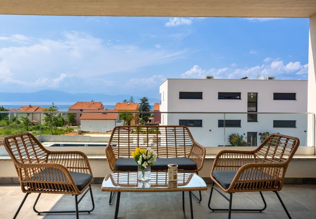 Villa in Malinska - Villa Larus on Island Krk for 6 people with sea view & only 500 m from the sea Villa in Malinska - Villa Larus on Island Krk for 6 people with sea view & only 500 m from the sea