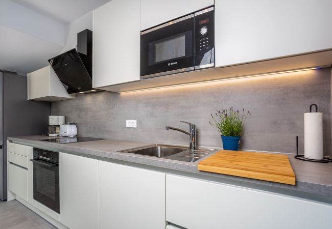 Villa in Malinska - Villa Larus on Island Krk for 6 people with sea view & only 500 m from the sea Villa in Malinska - Villa Larus on Island Krk for 6 people with sea view & only 500 m from the sea