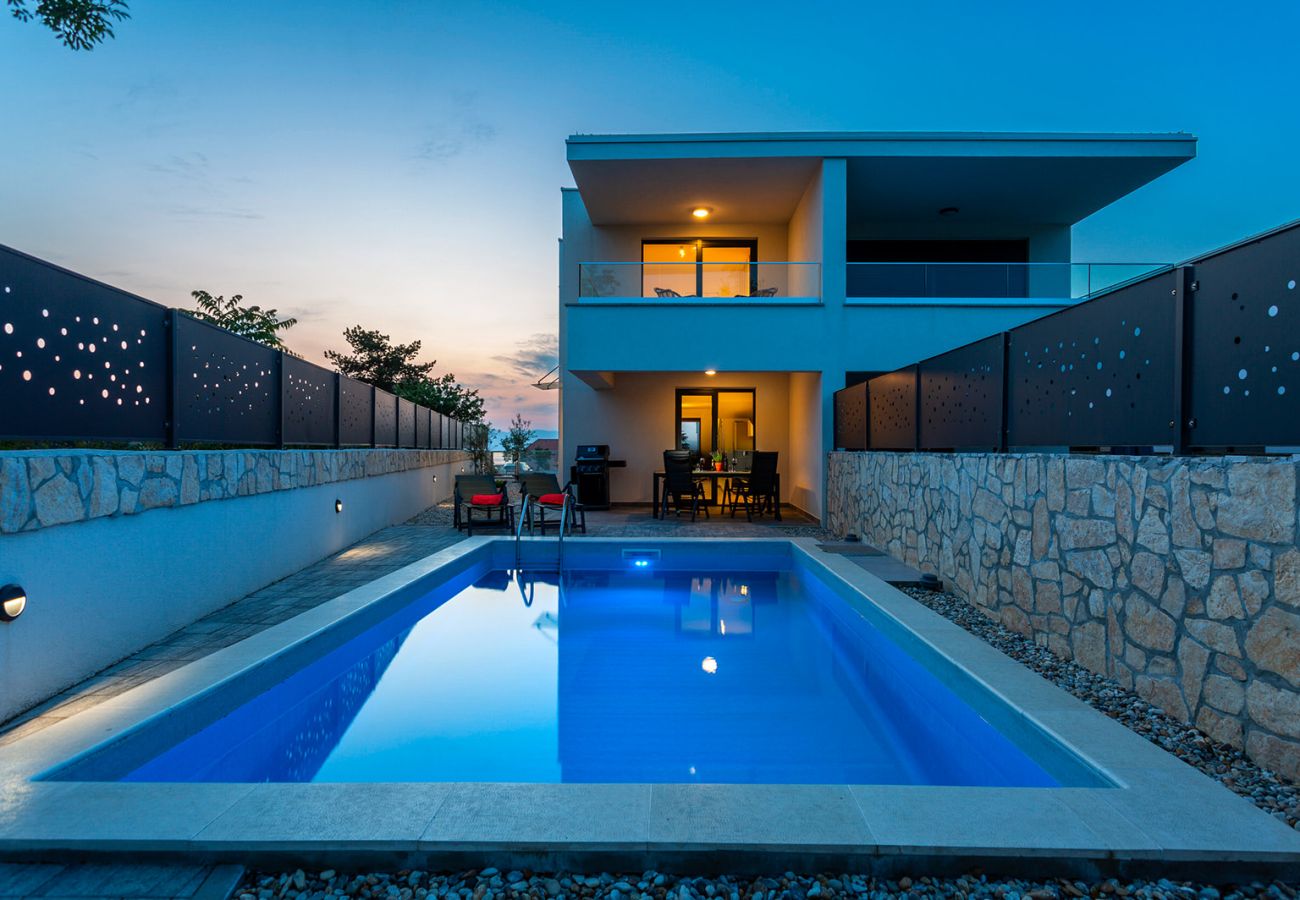Villa in Malinska - Villa Larus on Island Krk for 6 people with sea view & only 500 m from the sea