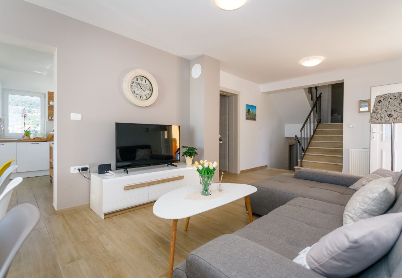 Villa in Opatija - Villa Ivetta for 10 people near Opatija with sea view & children playground
