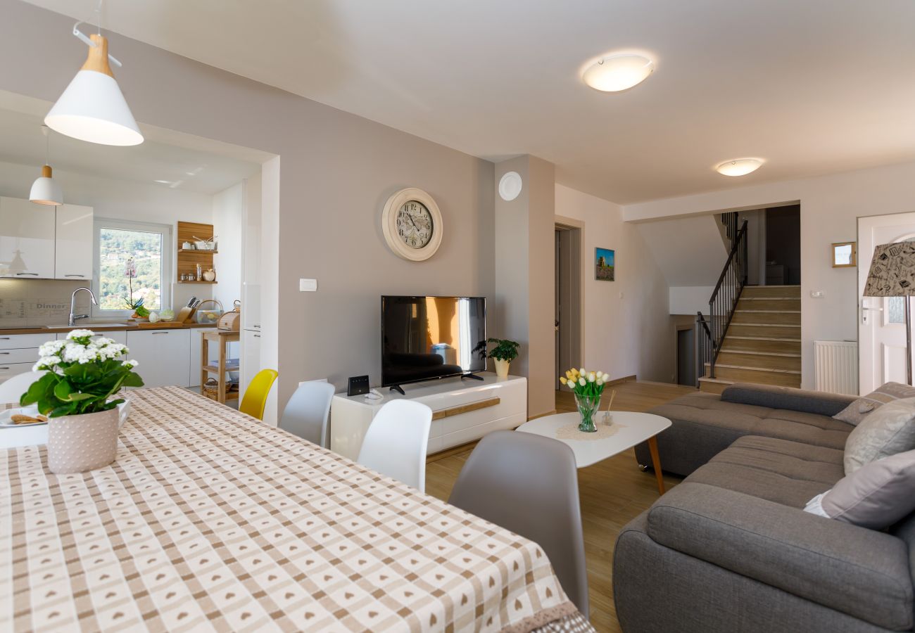 Villa in Opatija - Villa Ivetta for 10 people near Opatija with sea view & children playground